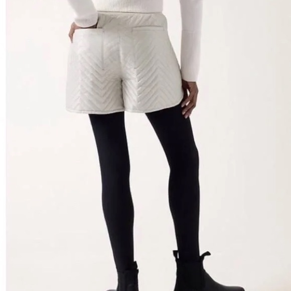 Athleta Women's Quilted Athletic Shorts in Beige - Picture 5 of 8